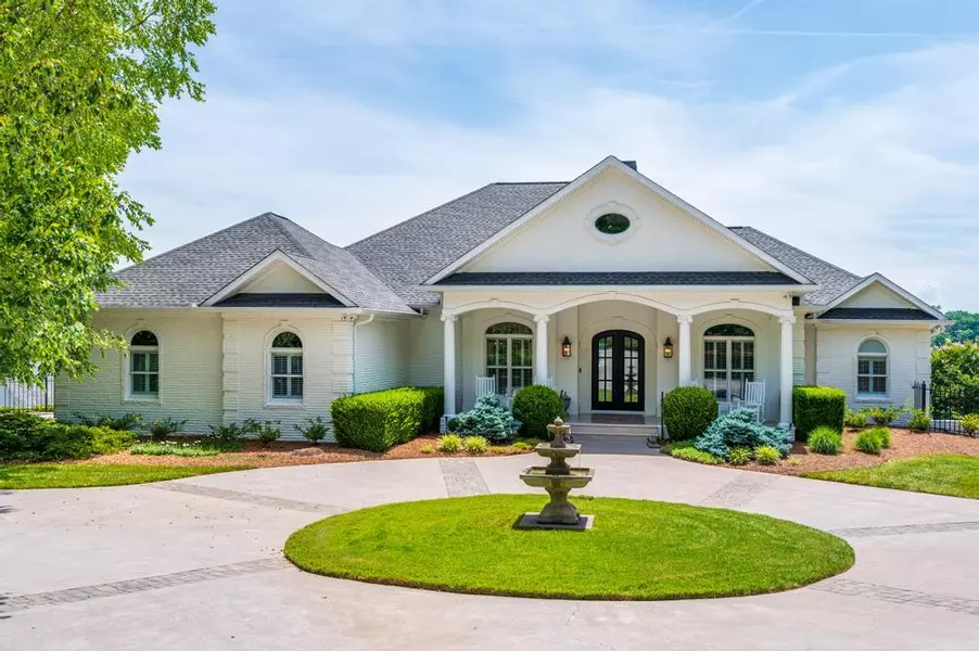 115 Blue Herron DR, Lenoir City, TN 37772
