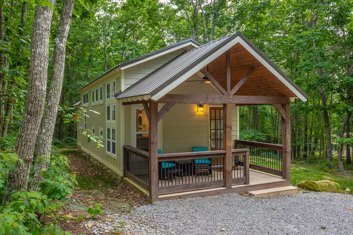 Menlo, GA 30731,32 Retreat Trail