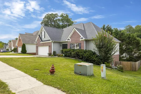 7927 Stillwater CIR, Ooltewah, TN 37363