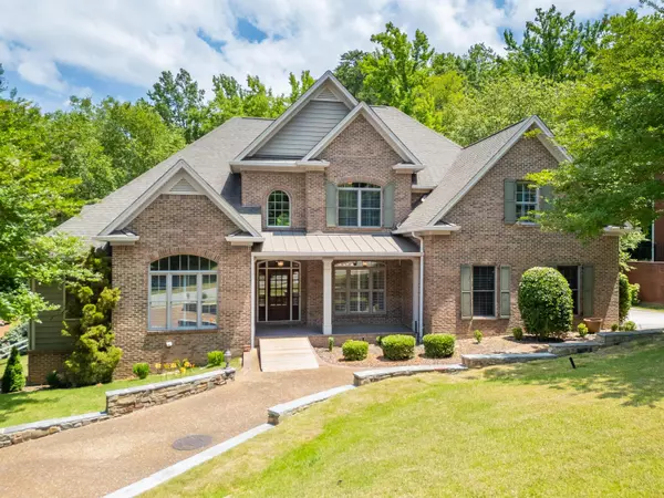 9547 Legacy Oaks DR,  Ooltewah,  TN 37363