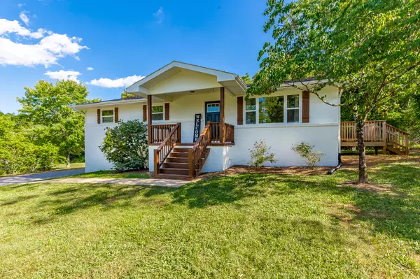 96 Center DR, Chickamauga, GA 30707