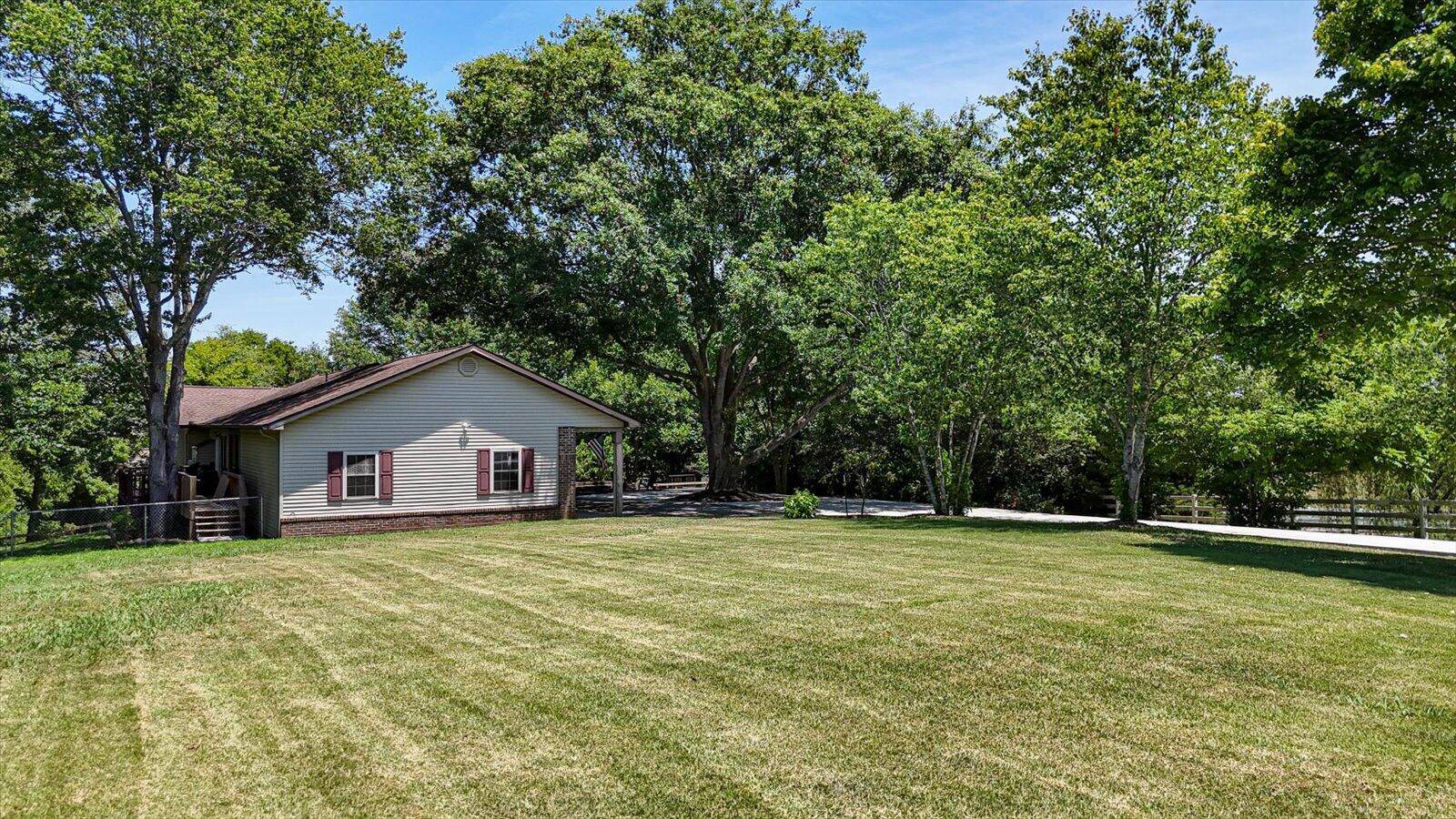 Friendsville, TN 37737,1213 Disco Loop RD