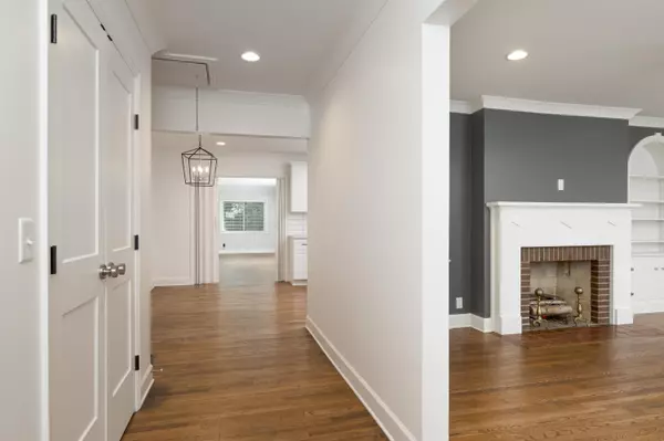 1101 Queens DR,  Chattanooga,  TN 37406