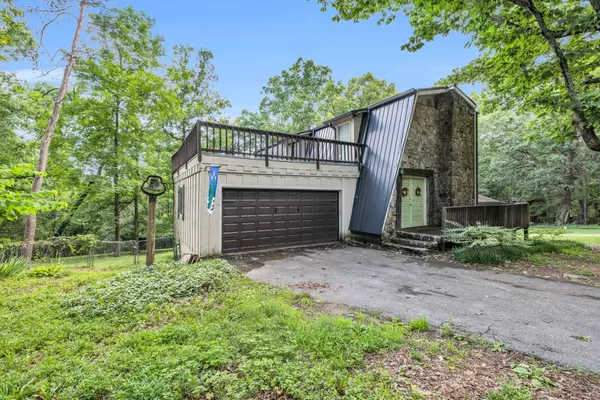 Signal Mountain, TN 37377,1624 Rustic Homes LN