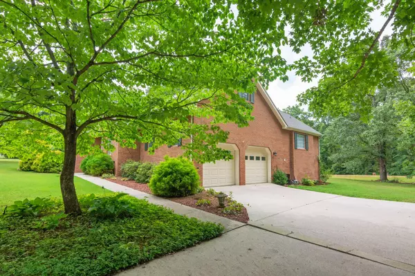 Dunlap, TN 37327,945 Big Cedar DR