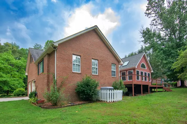 Dunlap, TN 37327,945 Big Cedar DR