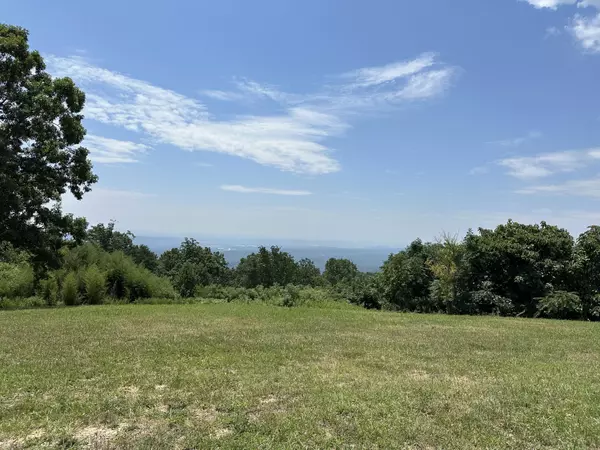 Signal Mountain, TN 37377,1000 Sawyer Cemetery RD