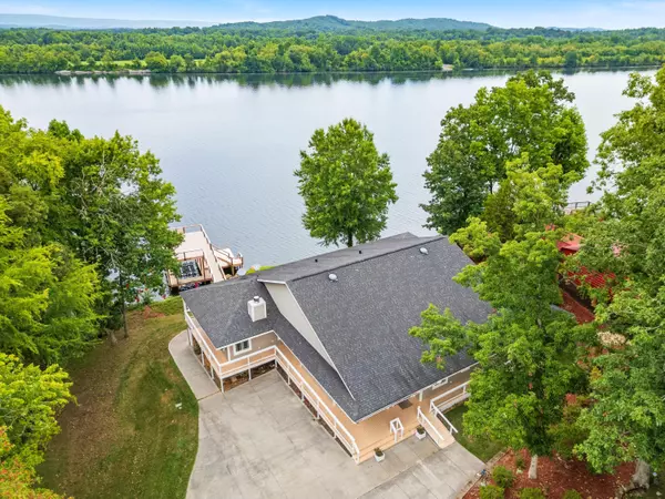261 Lakewood Circle DR, Decatur, TN 37322