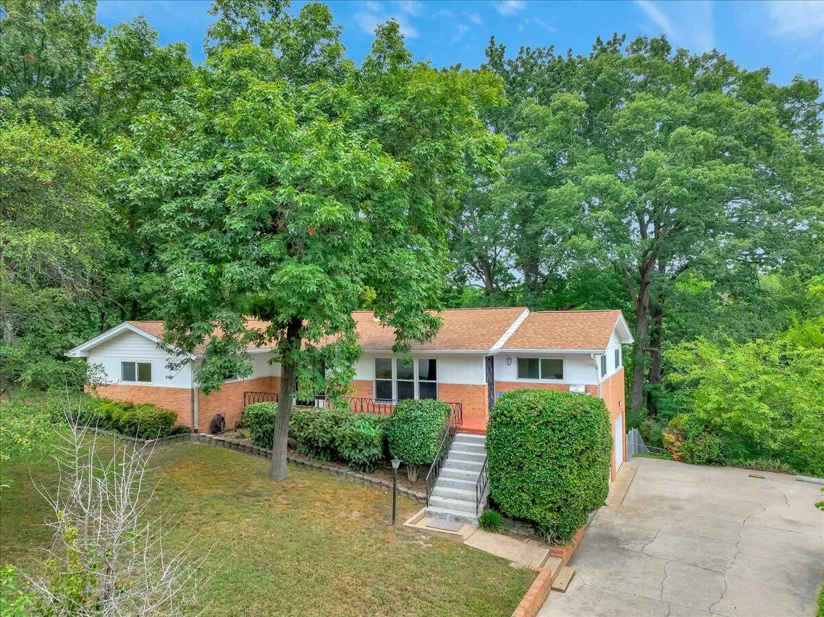 Chattanooga, TN 37412,805 Mount Belvoir DR