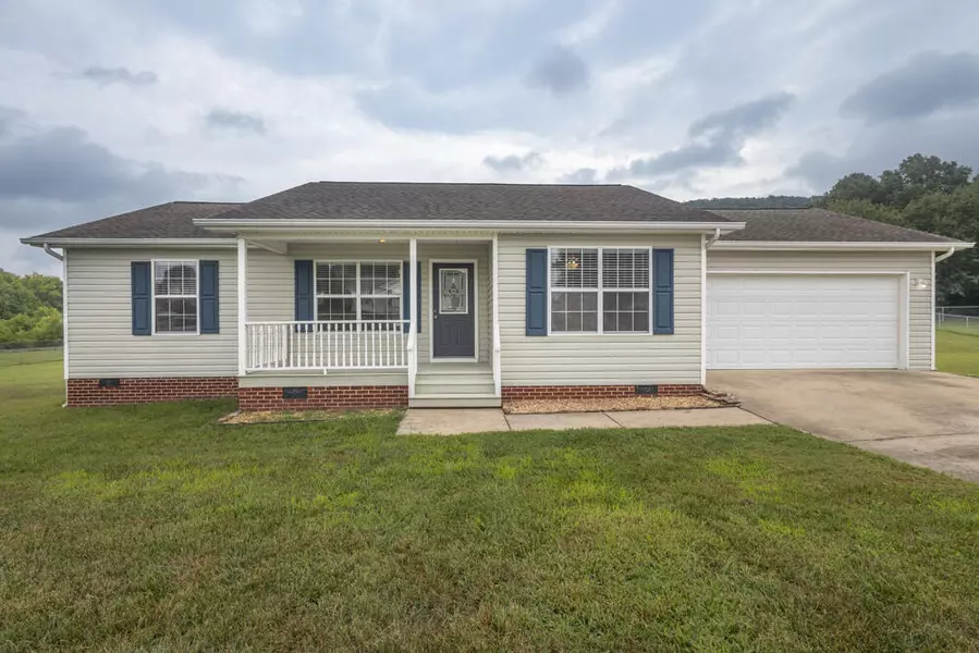 72 Boxer LN, Rock Spring, GA 30739