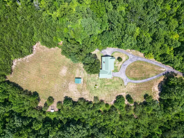 Whitwell, TN 37397,819 Pickett Cross RD