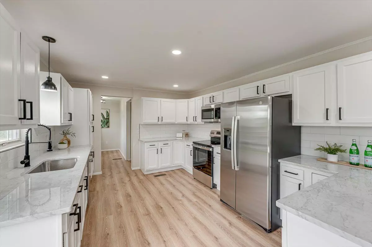 Lafayette, GA 30728,524 Diamond CIR