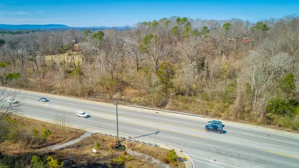 Chattanooga, TN 37421,8931 Brainerd RD