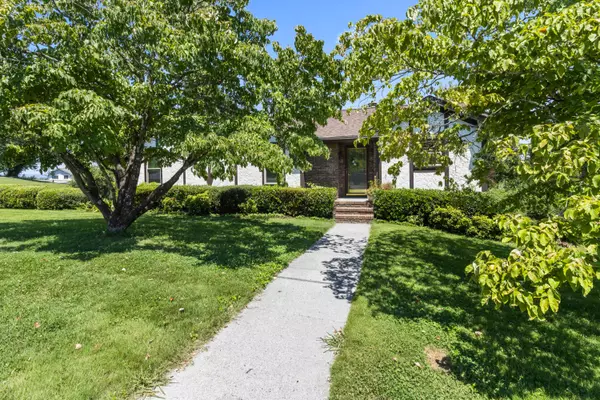 8101 Gladys LN,  Chattanooga,  TN 37421