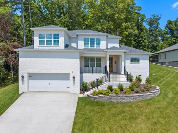 1761 River Breeze DR, Soddy Daisy, TN 37379