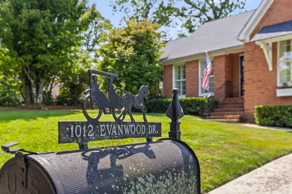 Lookout Mountain, TN 37350,1012 Evanwood DR