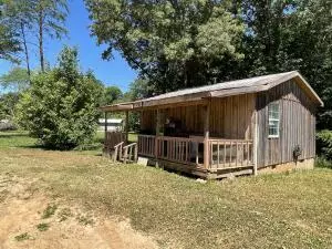 101 Jt Qualls LN, Benton, TN 37307