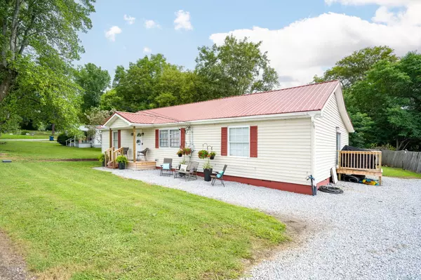 Soddy Daisy, TN 37379,155 Pottery LN