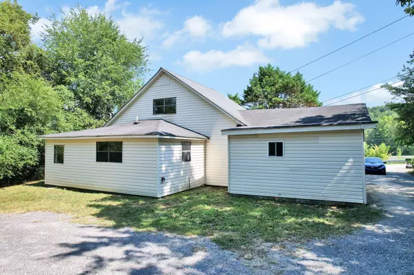 Ooltewah, TN 37363,8633 Hilltop DR