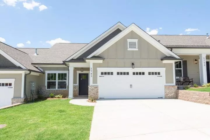 1714 Whisper Winds LN, Ooltewah, TN 37363