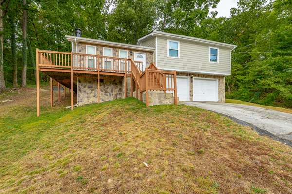 402 Bardwood LN, Hixson, TN 37343