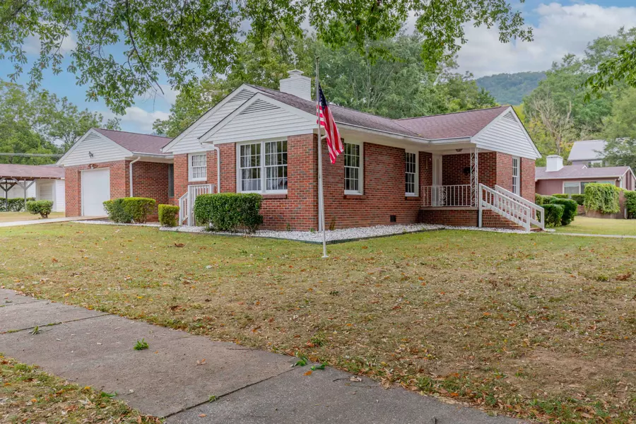 218 Magnolia AVE, South Pittsburg, TN 37380