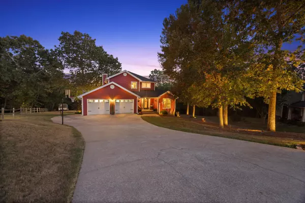 707 Misty Ridge LN, Ringgold, GA 30736