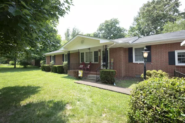 Tullahoma, TN 37388,302 Edgewood DR