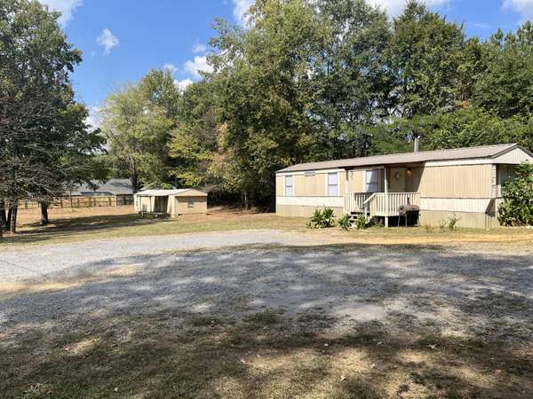 128-132 Bowie LN, Dalton, GA 30721