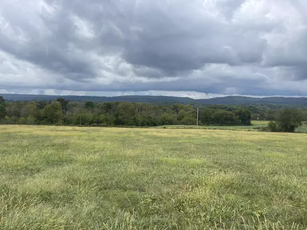 013 Upper East Valley RD, Pikeville, TN 37367
