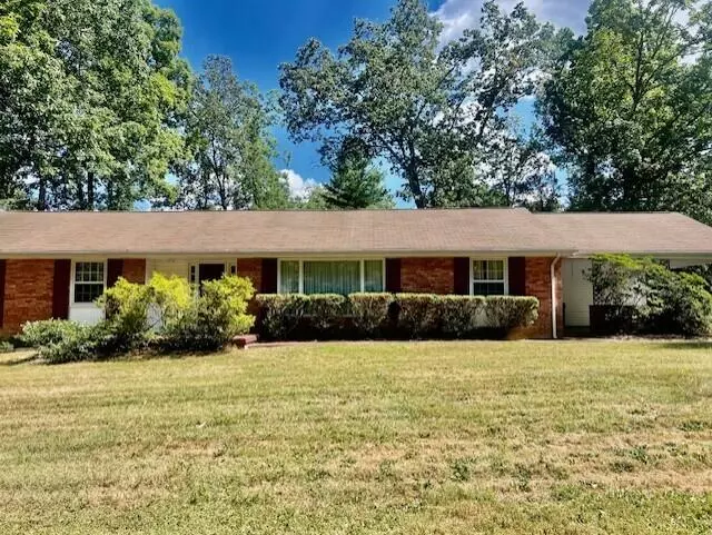 1013 Crown Point Road West, Signal Mountain, TN 37377