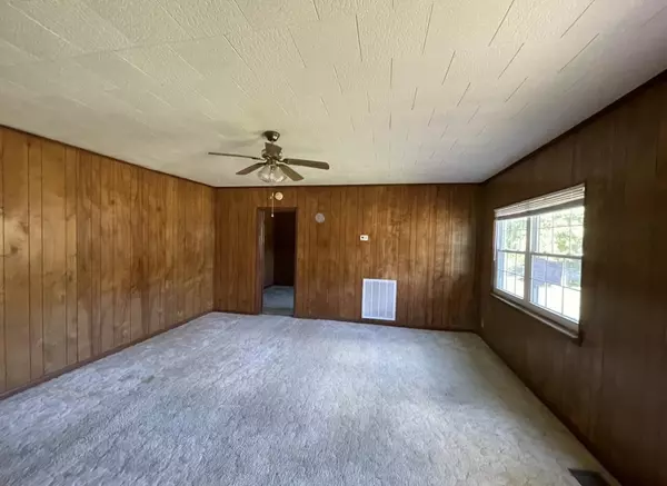 Trenton, GA 30752,310 Oak AVE