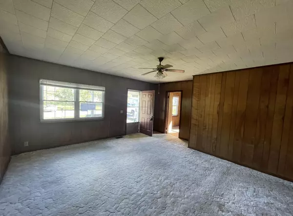 Trenton, GA 30752,310 Oak AVE