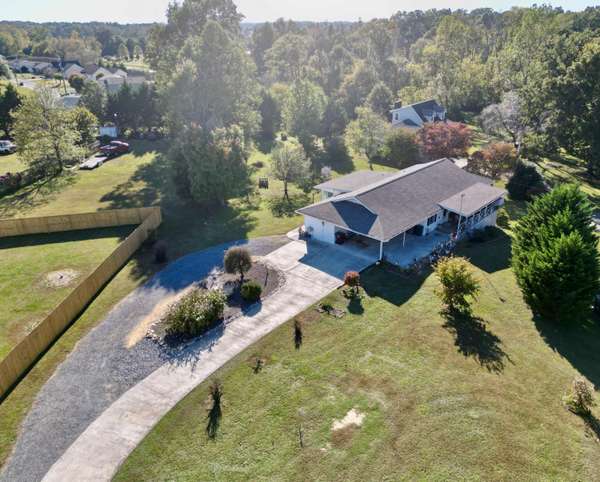 3242 Headrick LN, Cleveland, TN 37323