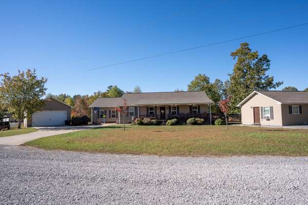 828 Pike DR, Trenton, GA 30752