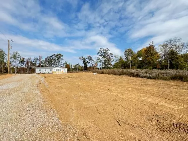 Madisonville, TN 37354,208 Community DR