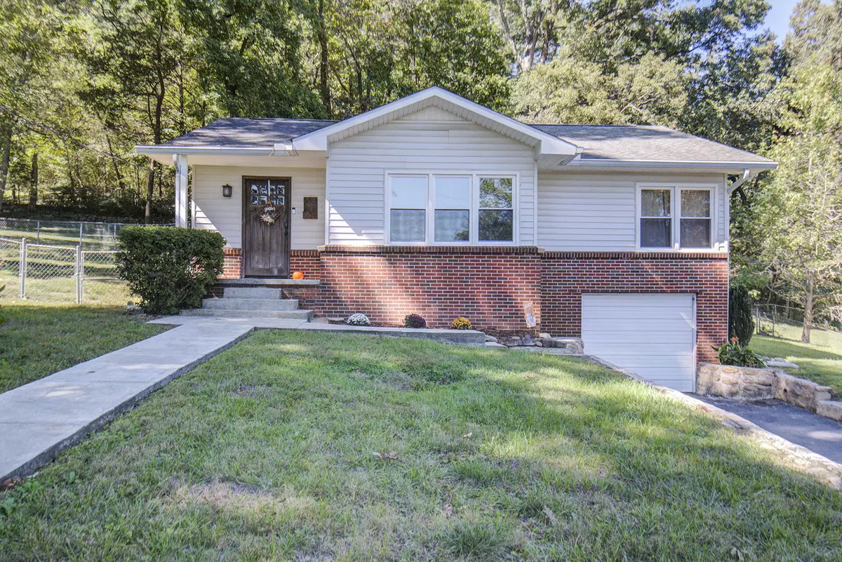 Soddy Daisy, TN 37379,9881 Smith ST