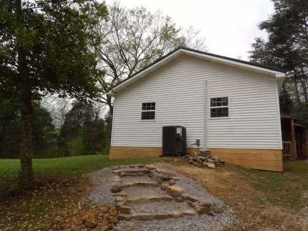 Pikeville, TN 37367,469 Holland RD