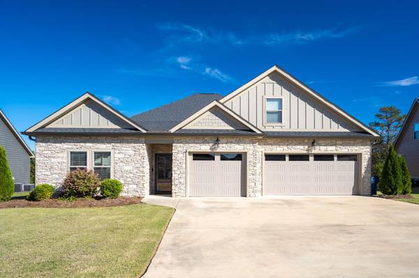 388 Tuscany Village DR, Ringgold, GA 30736