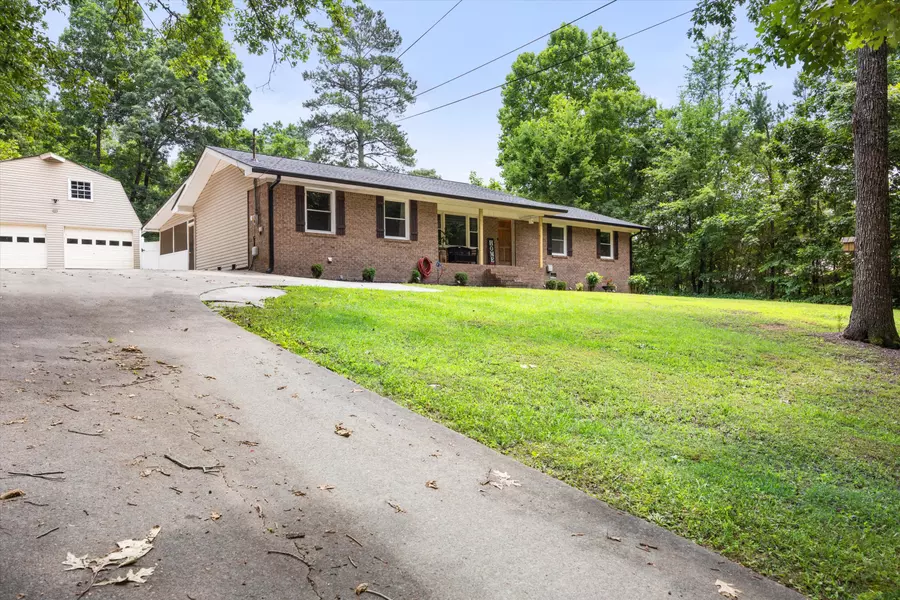 240 Sunrise CIR, Calhoun, GA 30701