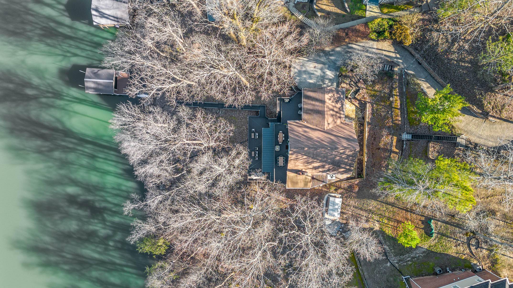 1041 Clift Cave DR, Soddy Daisy, TN 37379