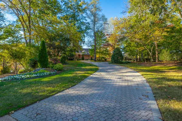 7998 Giorgio CIR,  Ooltewah,  TN 37363