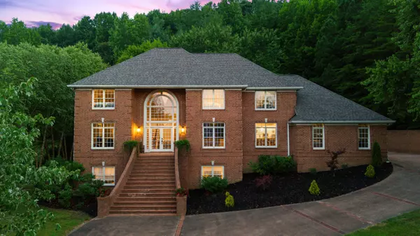 Signal Mountain, TN 37377,18 Ridgerock DR