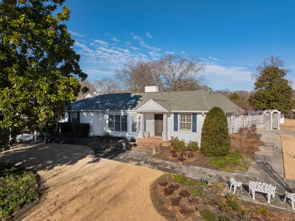 1705 Carroll LN, Chattanooga, TN 37405