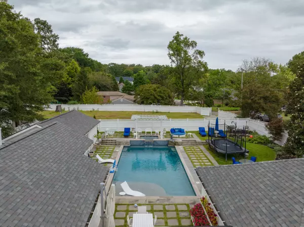 Chattanooga, TN 37405,1705 Carroll LN