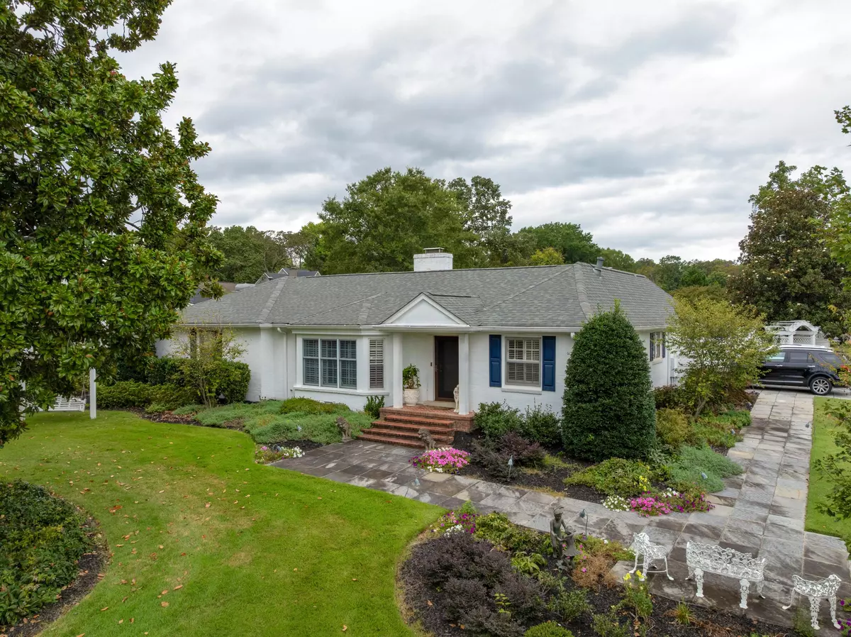 Chattanooga, TN 37405,1705 Carroll LN