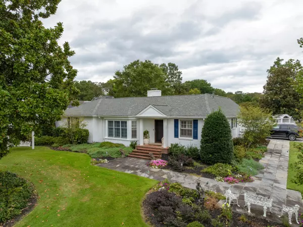 1705 Carroll LN, Chattanooga, TN 37405
