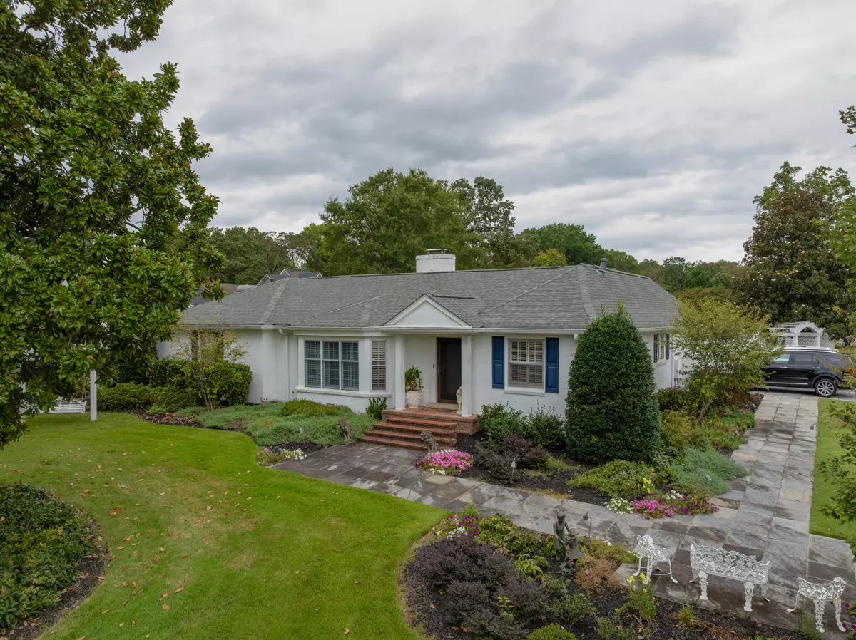 Chattanooga, TN 37405,1705 Carroll LN