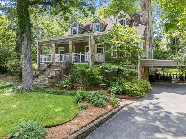 Signal Mountain, TN 37377,608 Texas AVE