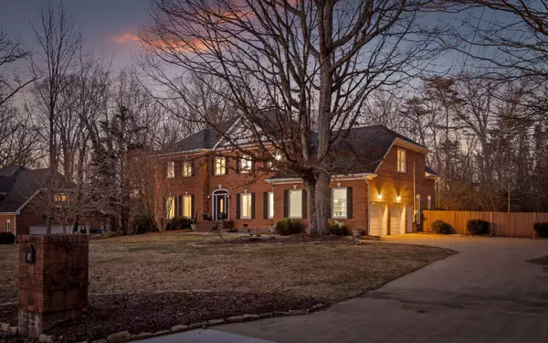Signal Mountain, TN 37377,3 Northfield RD
